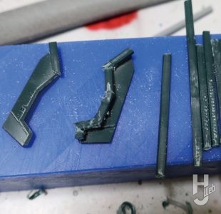 セイラマスオ製作「FULL MECHANICS カラミティガンダム」製作過程:靴の大型化2