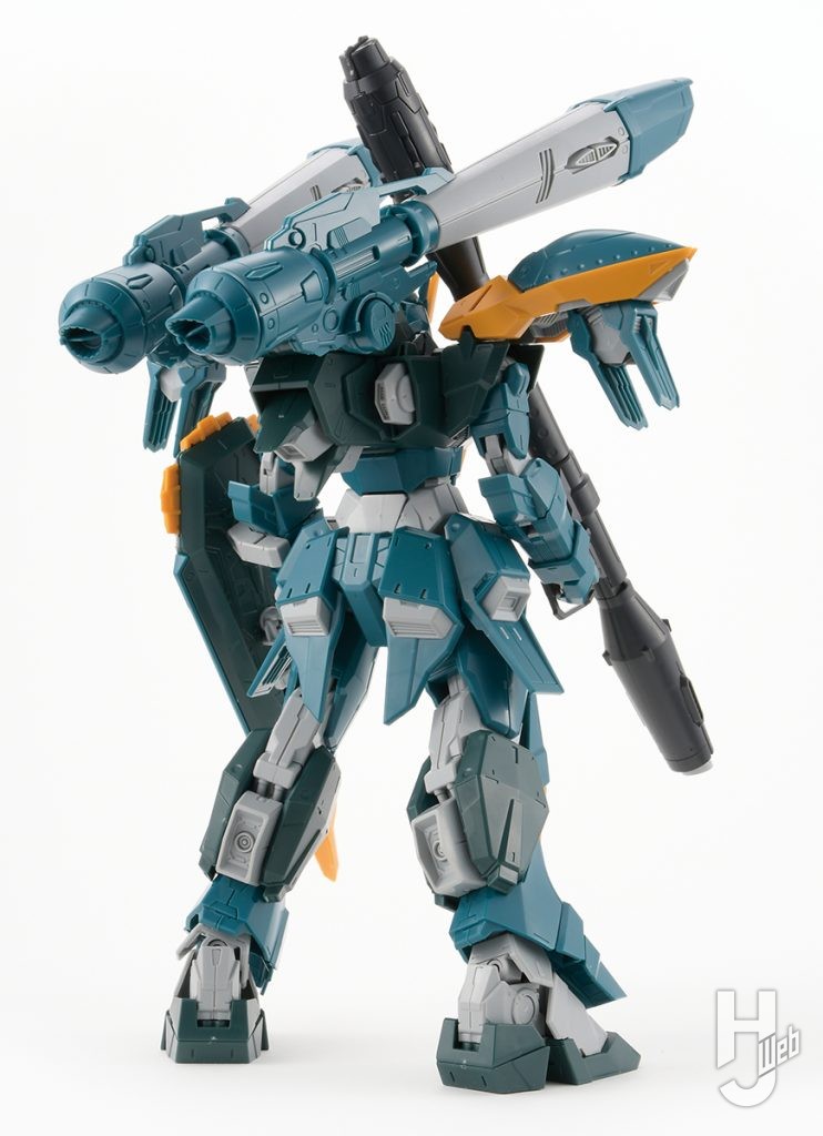 セイラマスオ製作「FULL MECHANICS カラミティガンダム」背面