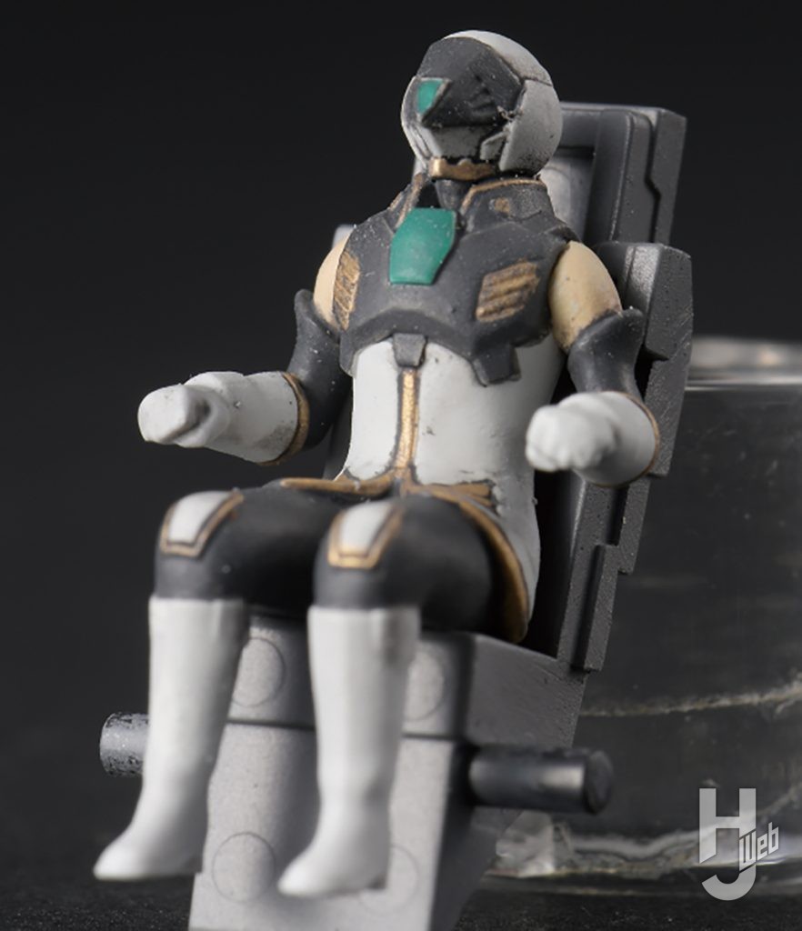 射水宏製作「アークラウド」付属の着座パイロットフィギュア