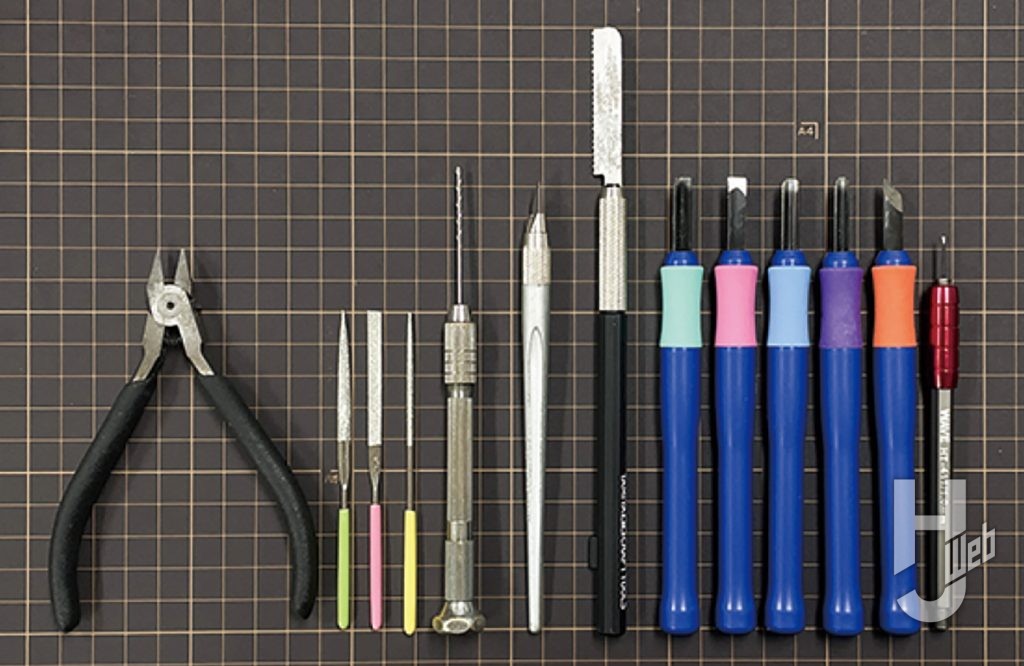 ・ニッパー　・デザインナイフ　・エッチングソー　・彫刻刀　・各種ヤスリ　・ピンバイス