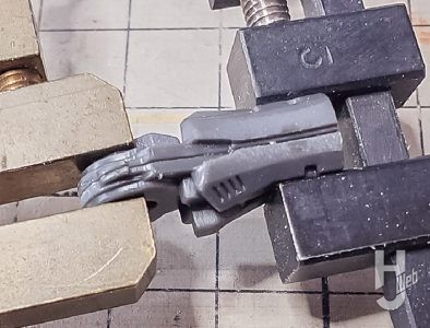 nishi製作「L.E.D.ミラージュ 先行量産型 =ジュノー 2989=」製作途中接着固定