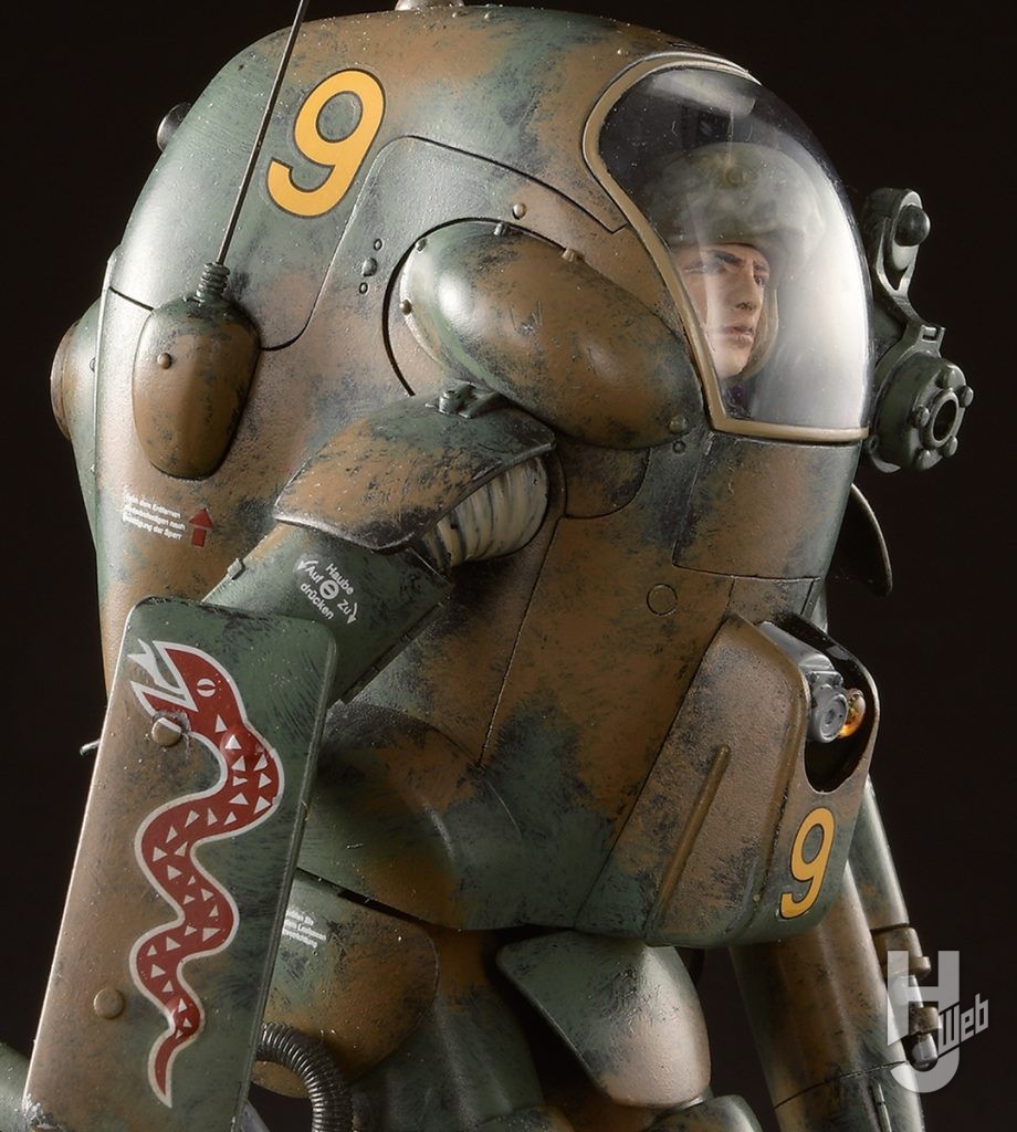 MAX渡辺製作「シュトラール軍 装甲戦闘服 G4/R1型 グッカー」9番右側面顔アップ