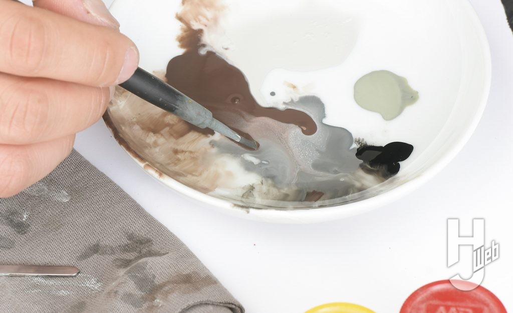 適宜混ぜて気に入った色をすくう