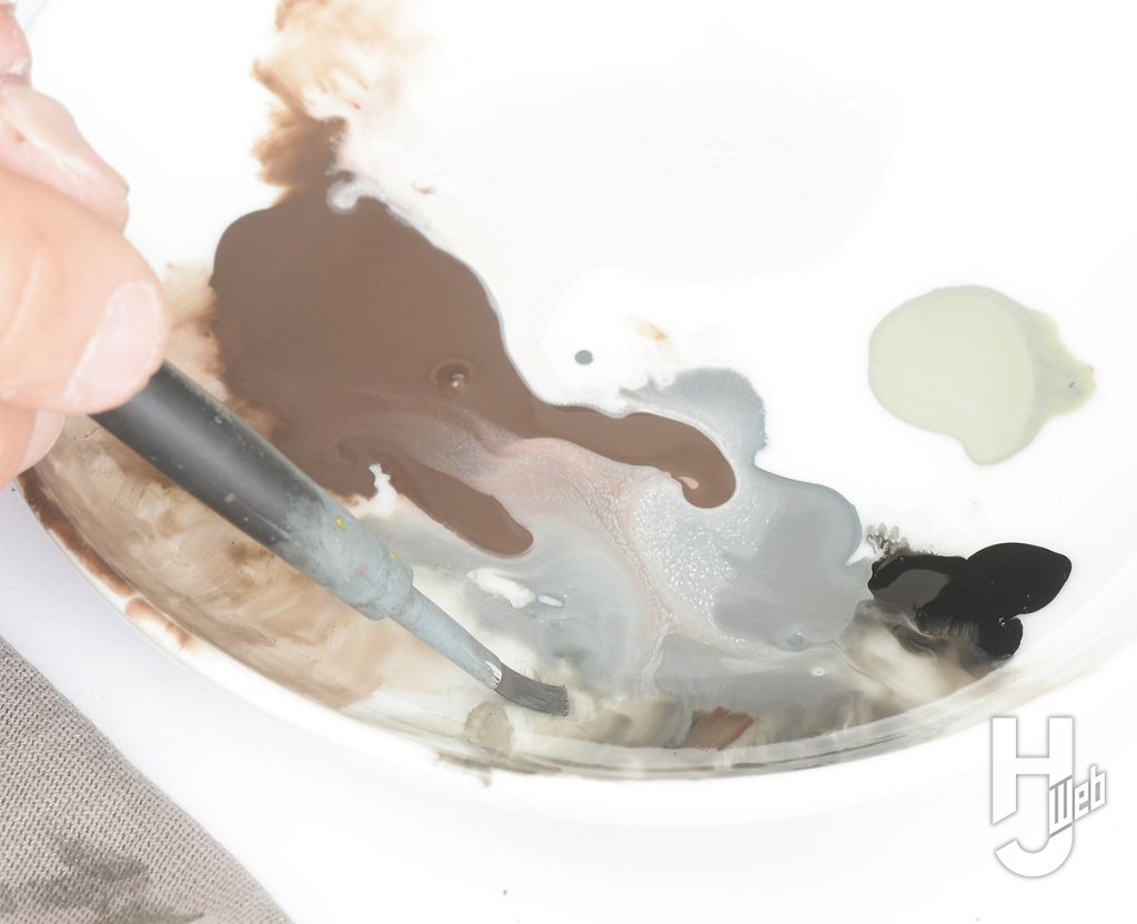 暗めのグレーを塗装