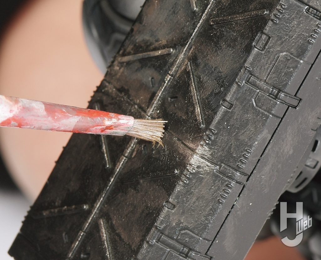 大森記詩製作「DHV マゼラン」製作途中金属地肌が露出しそうな場所に