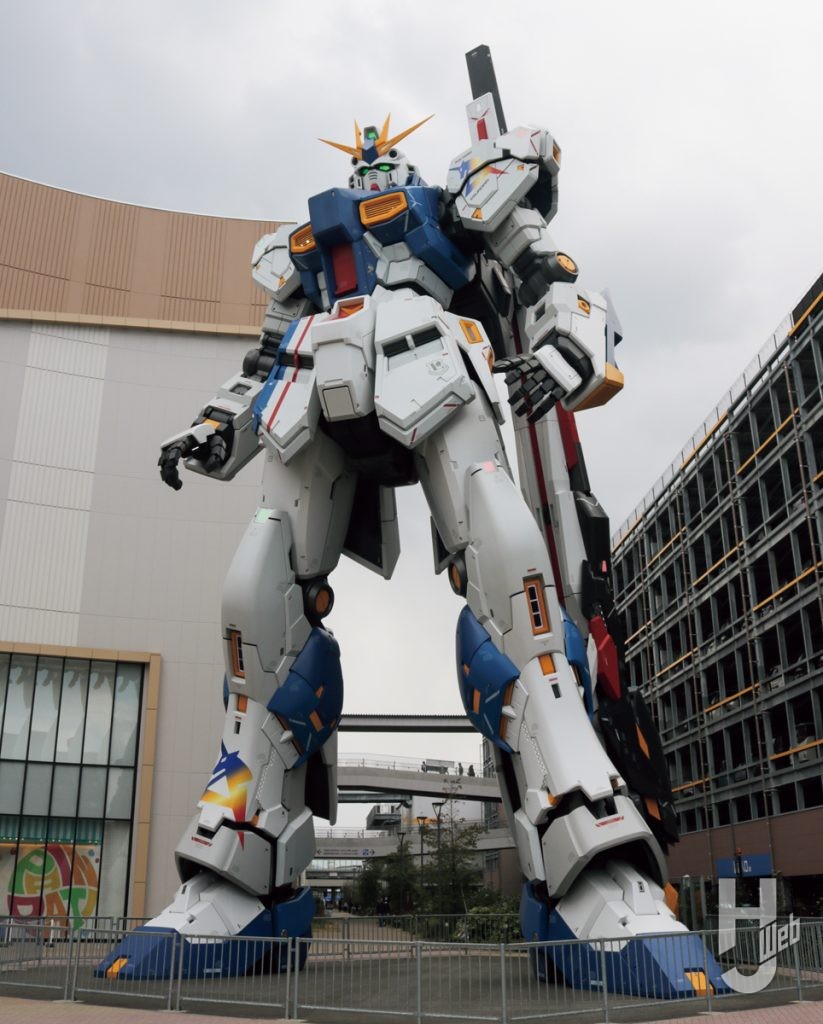 「実物大νガンダム立像」全体