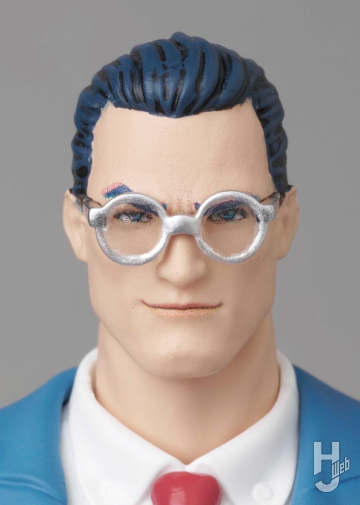 クラーク・ケントの可動フィギュアの表情のアップ画像その1