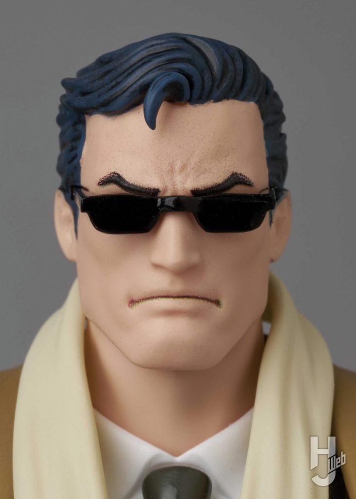 ブルース・ウェインの可動フィギュアの表情のアップ画像その1