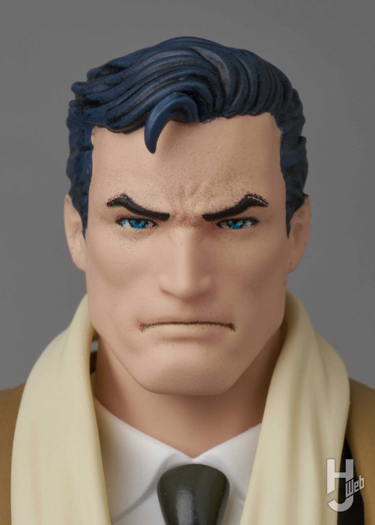 ブルース・ウェインの可動フィギュアの表情のアップ画像その3
