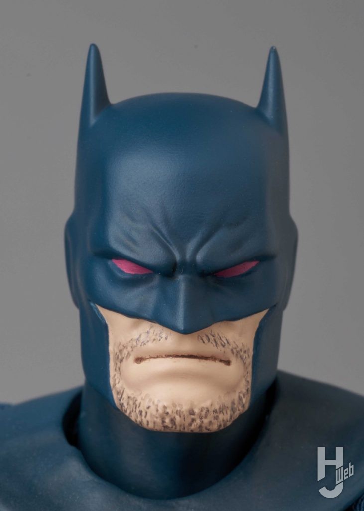 ブルース・ウェインの可動フィギュアの表情のアップ画像その4