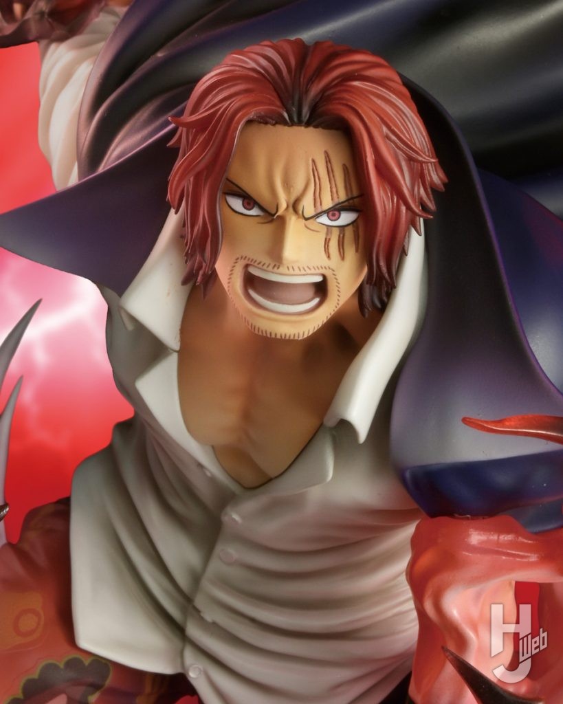 赤髪のシャンクスのフィギュアのアップ画像