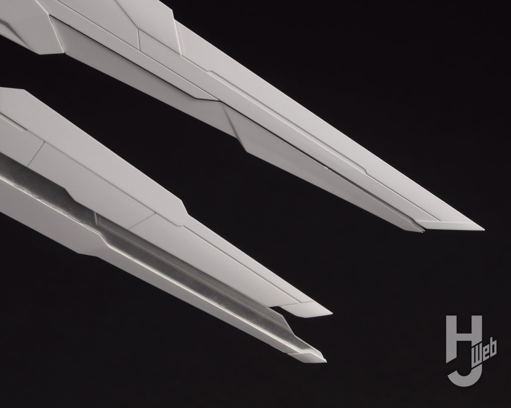 ヴァイスリッターの可動フィギュアの翼のアップ画像