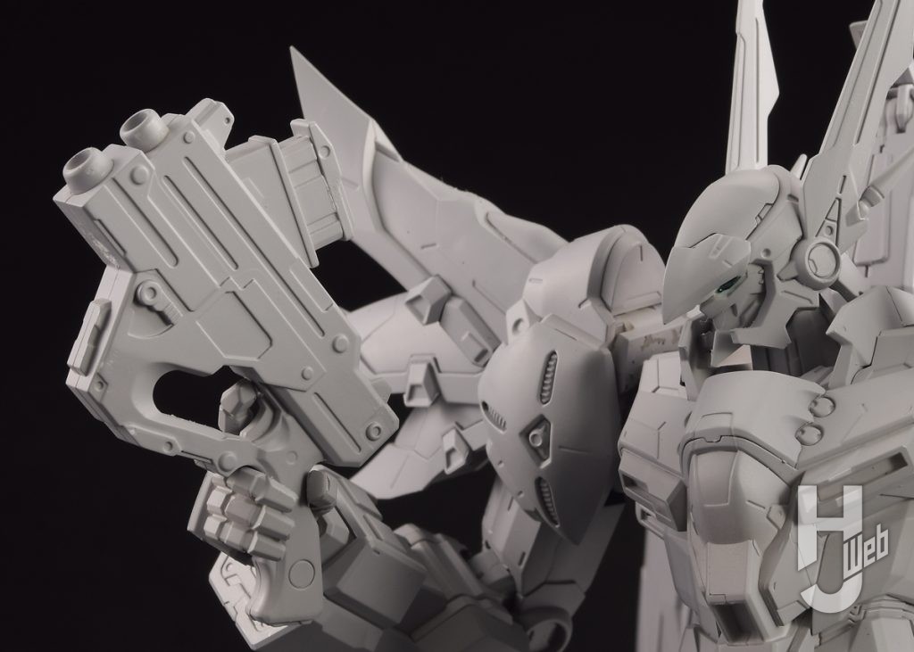 ヴァイスリッターの可動フィギュアがハンドガンを構える画像