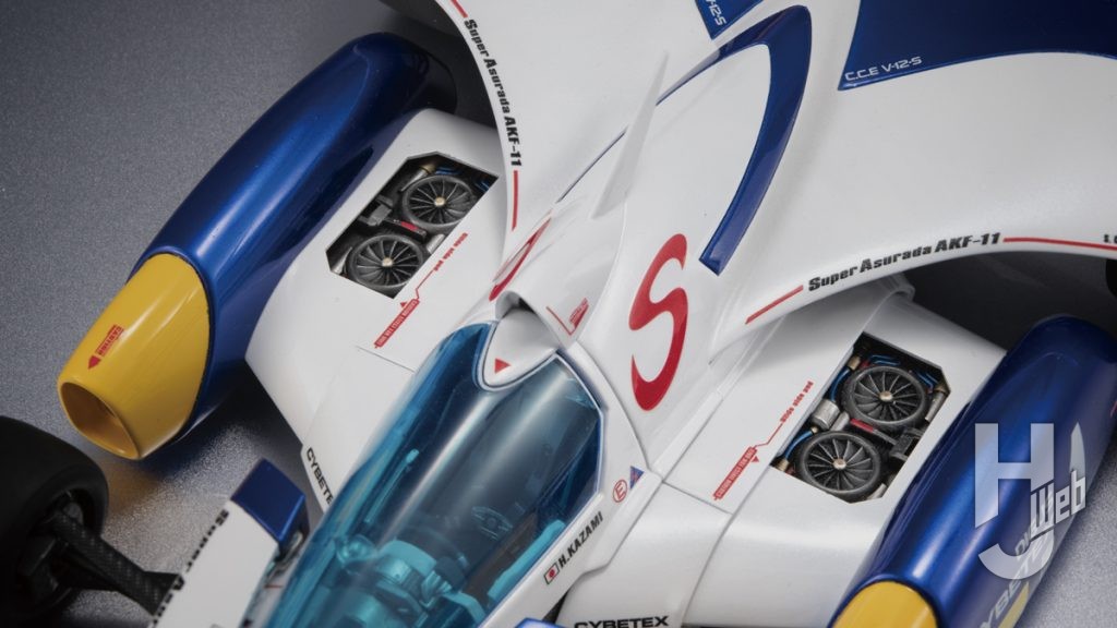 スーパーアスラーダAKF-11のフィギュアのアップ画像その2