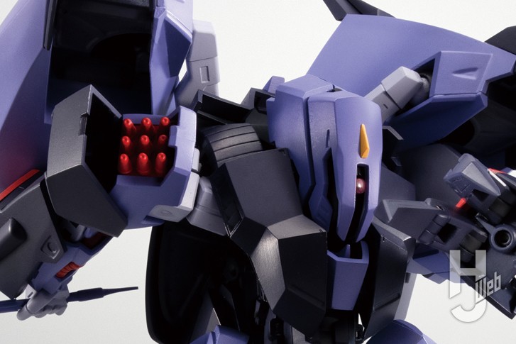 メッサーラの可動フィギュアのアップ画像その1