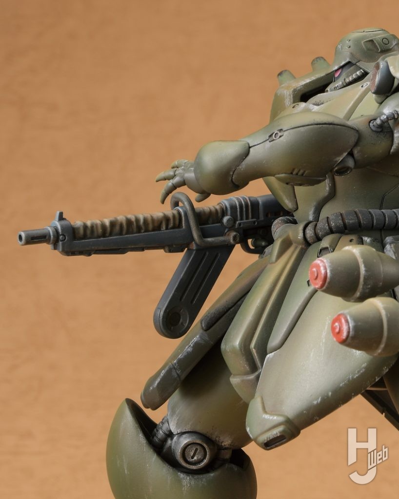 ギラ・ドーガの組み立て式フィギュアのアップ画像その2