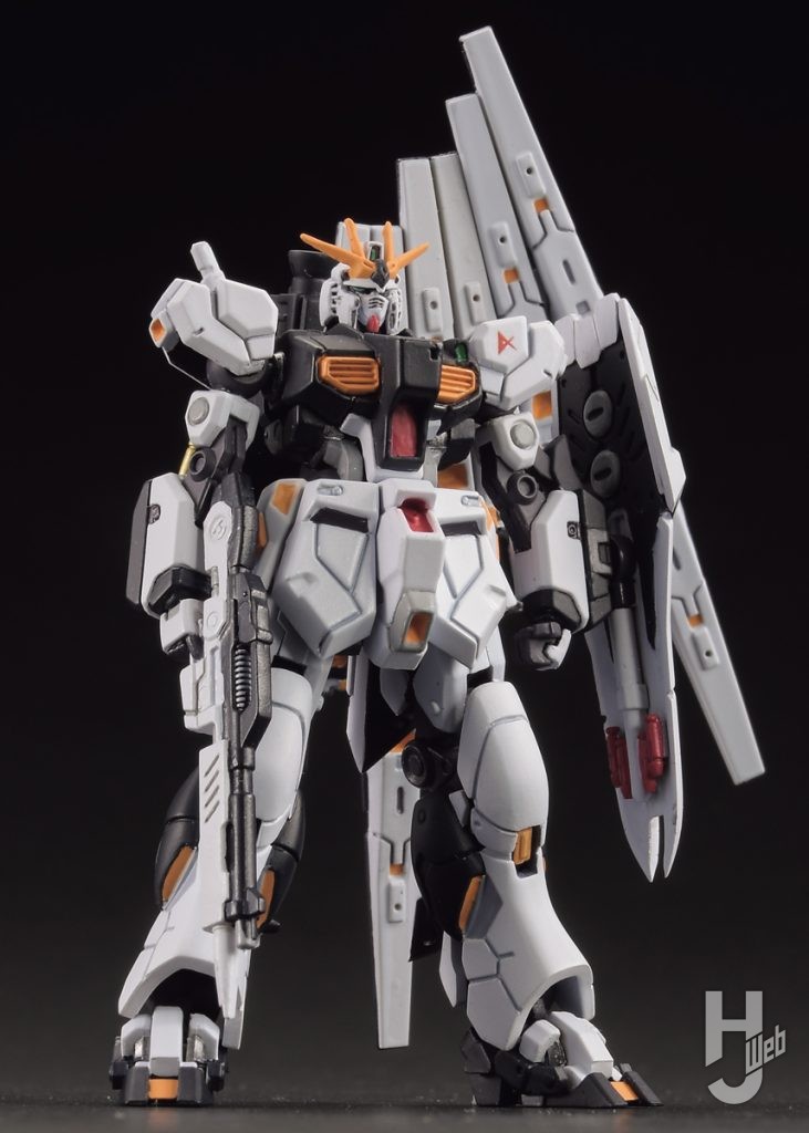 ガンダムアーティファクトνガンダムの塗装後の画像その1