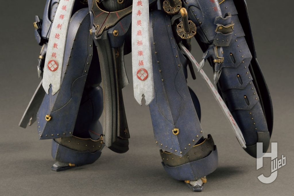 足元アップ
チッピングにはタミヤエナメル塗料のメタリックグレイ、ウォッシングにはタミヤスミ入れ塗料のダークブラウンを使用