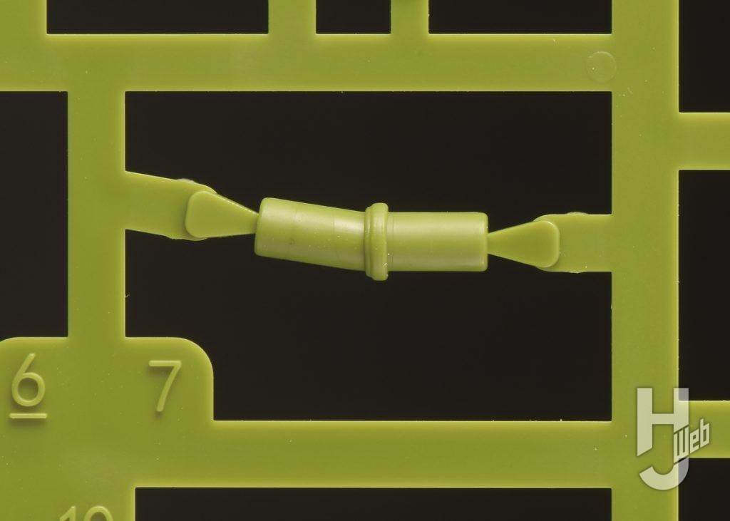 ARTPLA マシーネンクリーガー 陸戦ガンス（2機セット）＆エディ・アムゼルの首の軸のランナー状態の画像