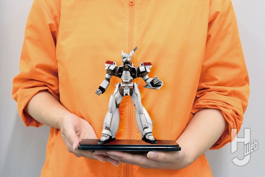 イングラム コミック版
実際に持ってみた時の大きさ目安