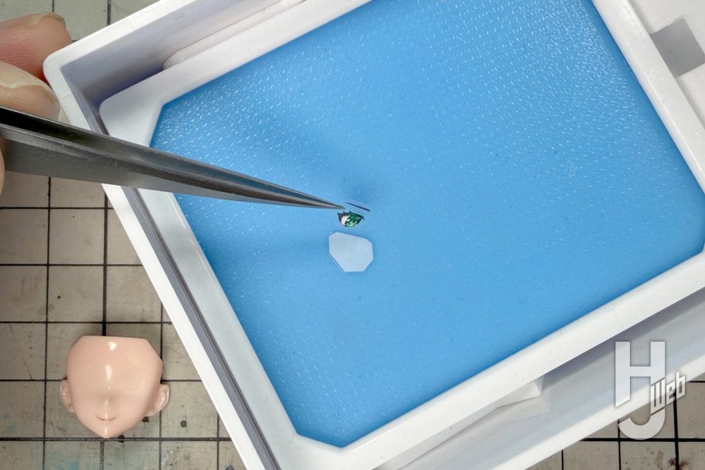 キューティーハニーのプラモデルの付属デカールの貼り付けの画像その2