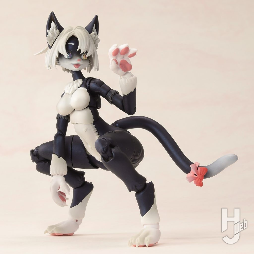 ケット・シーカスタムの顔マニーのプラモデルの全体画像その4