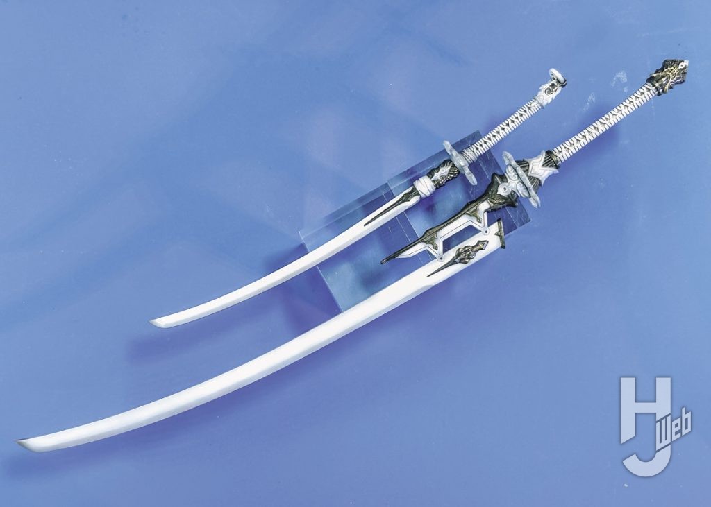 2Bのプラモデルの武器パーツの画像