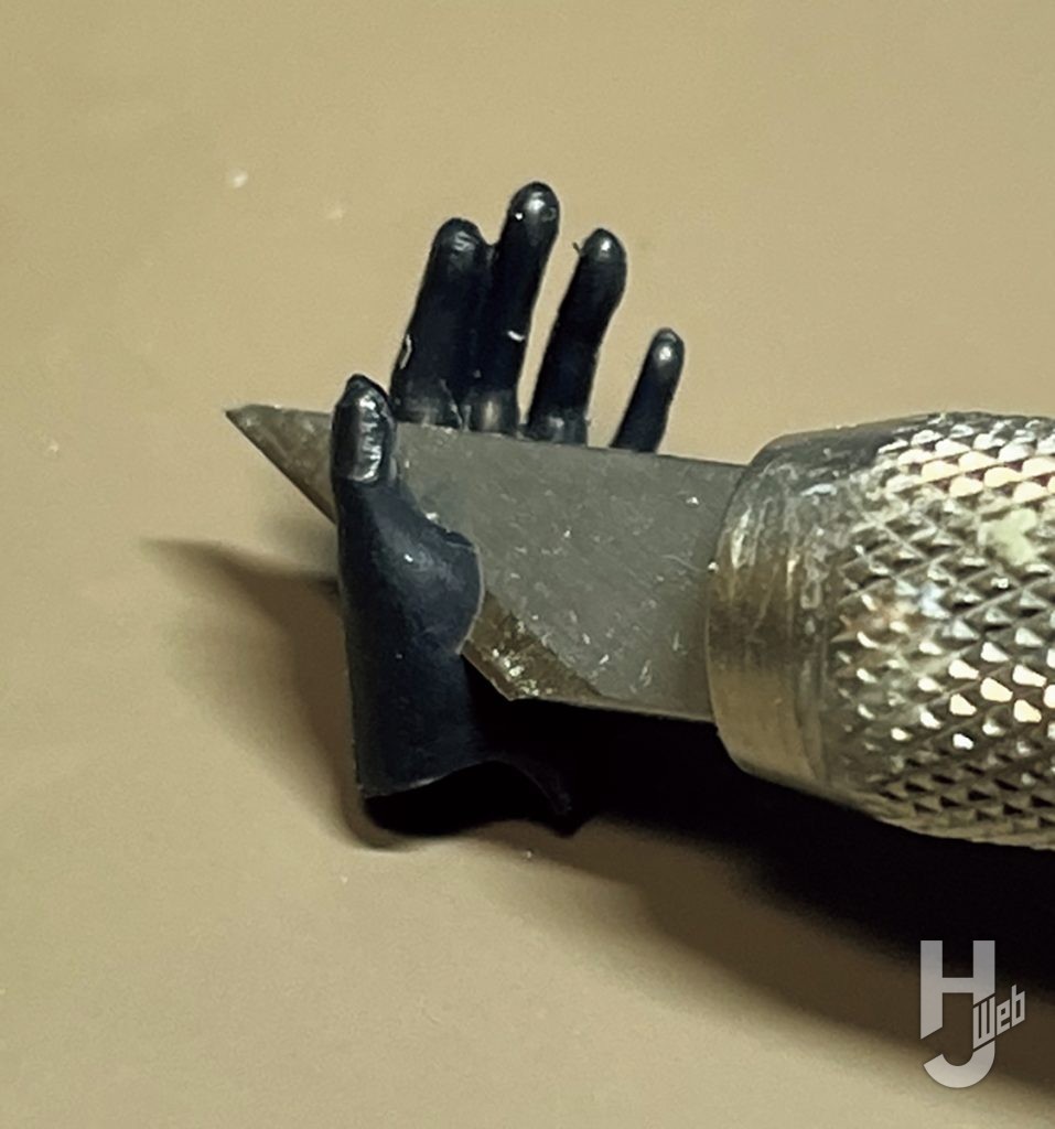 ファジー製作「デザイアメイデン グリードバニー」ハンドパーツ加工中