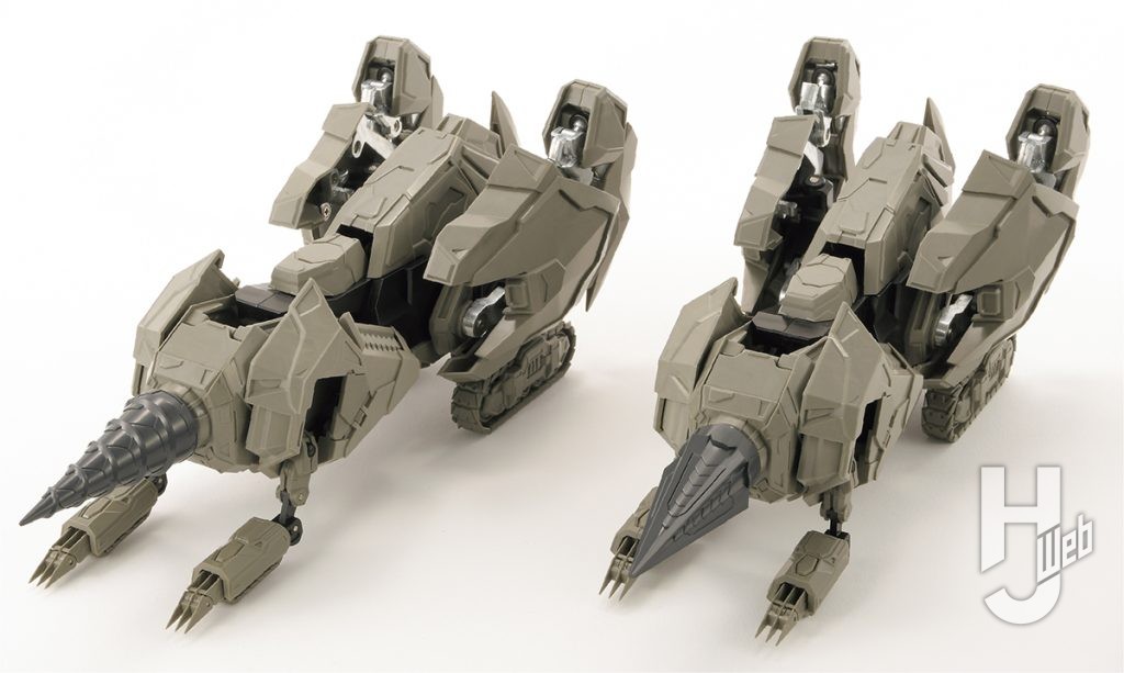 「AMAKUNI超機神 ジェネシックガオガイガー」スパイラルガオー（左）　ストレイトガオー（右）