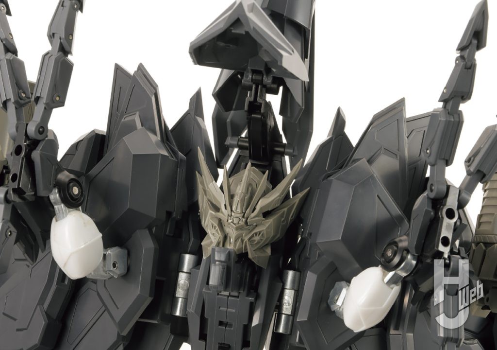 「AMAKUNI超機神 ジェネシックガオガイガー」ジェネシックガオガイガーの頭部は腹部に!!