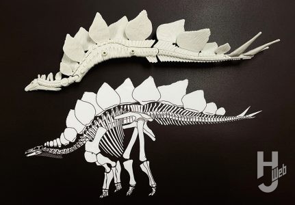 ウラベヒロト製作「ステゴサウルス」製作途中骨格図比較