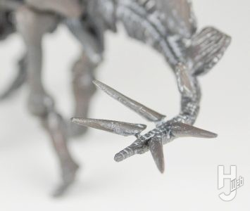 ウラベヒロト製作「ステゴサウルス」尾先アップ