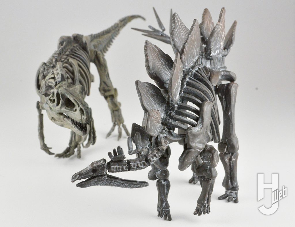 ウラベヒロト製作「ステゴサウルス」と「アロサウルス」2