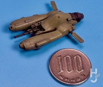 1/144ファルケと100円硬貨