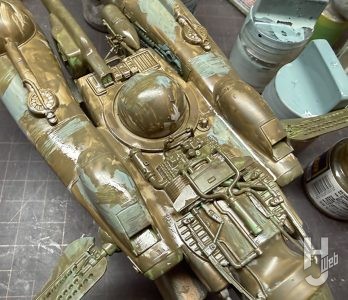 横山宏製作「傭兵軍 反重力装甲戦闘機 G EGG」塗装中