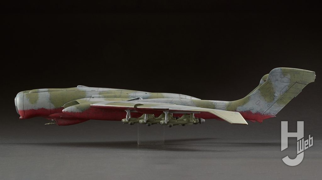 MAX渡辺製作「傭兵軍 巨大輸送機 マンタレイ」左側面