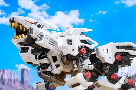ゾイドシリーズでも屈指の人気機体「ライガーゼロ」をハイディテールに製作！「Mech R #02」特集では3種の「チェンジング・アーマー・システム」を徹底再現！【ZOIDS】