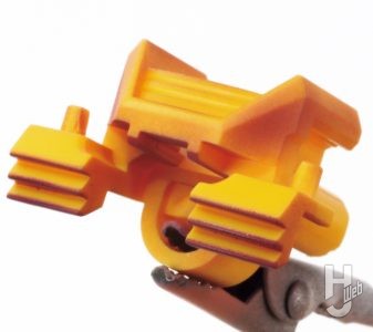 けんたろう製作「EG_RX-78-2ガンダム」黄色パーツにエヴォパープル塗装