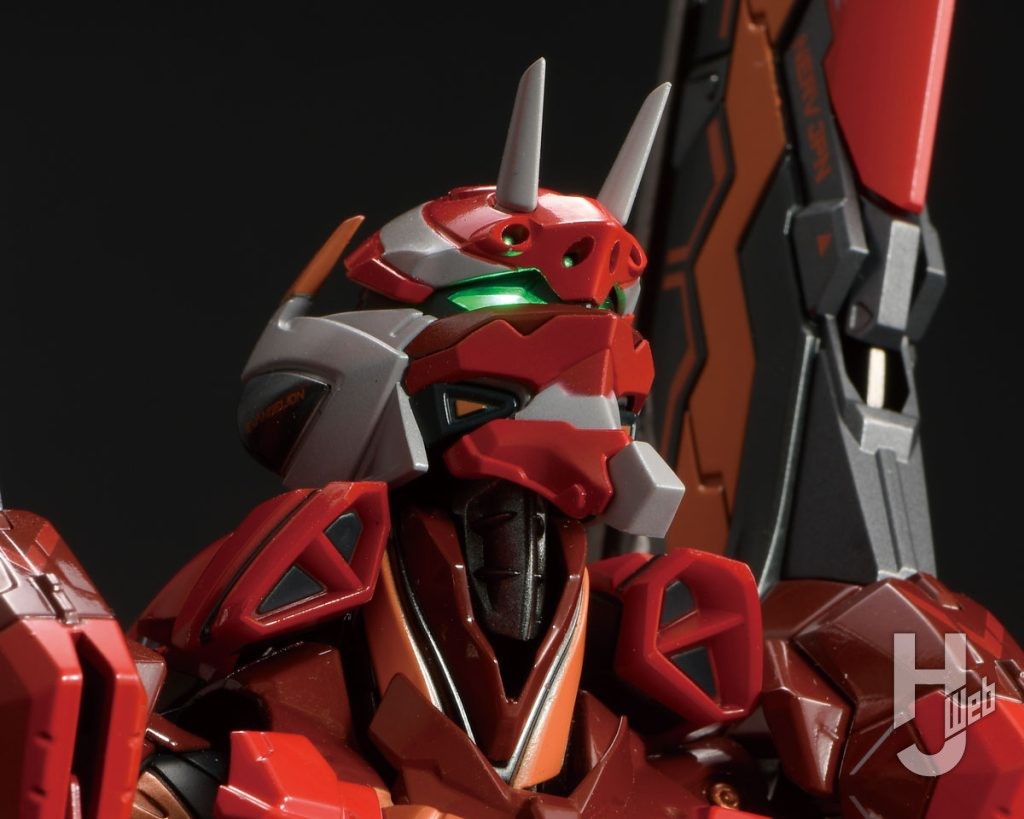 エヴァンゲリオン弐号機Ⅱ式の可動フィギュアのアップ画像