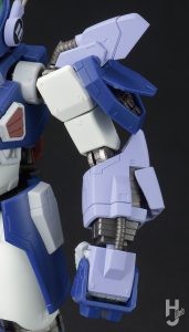 HI-METAL R　レイズナー　肩アーマーハッチ展開