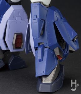 HI-METAL R　レイズナー　下腿部ハッチ展開