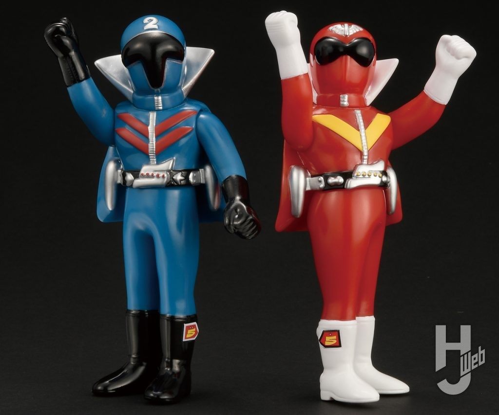 「バイナルアーカイブスプロジェクト」シリーズ　ポピー復刻版せいぞろい秘密戦隊ゴレンジャーハリケーンセットのアカレンジャーとアオレンジャーの並び画像