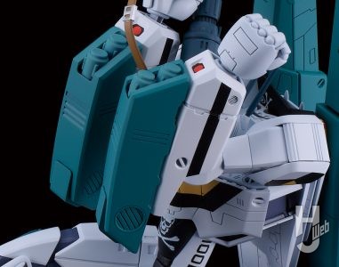 PLAMAX-VF-1S-スーパーバトロイドバルキリー-ロイ・フォッカースペシャル腕部マイクロミサイルポッドアップ