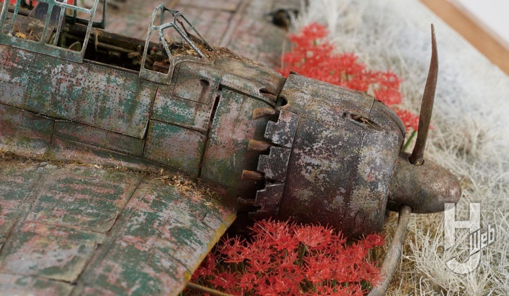 エンジンなどはファインモールドの素性のよいキットを活かしつつ排気管などはすべて開口して仕上げている。朽ちた表現とは別に排気管が錆びているのがわかる