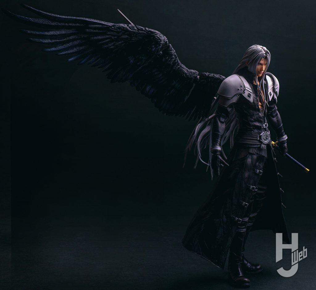 ファイナルファンタジーⅦ リバース　PLAY ARTS真　セフィロスの片翼装備時の画像