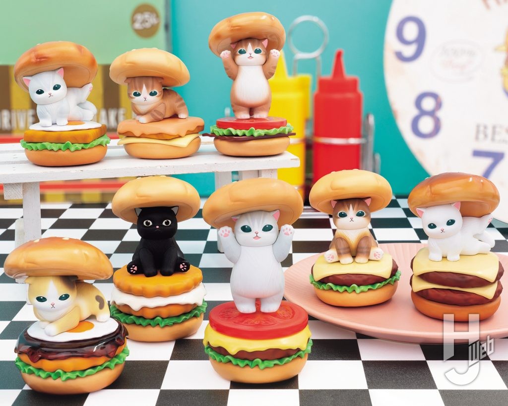 ハンバーガーに挟まるにゃんこのフィギュアのイメージ画像その1