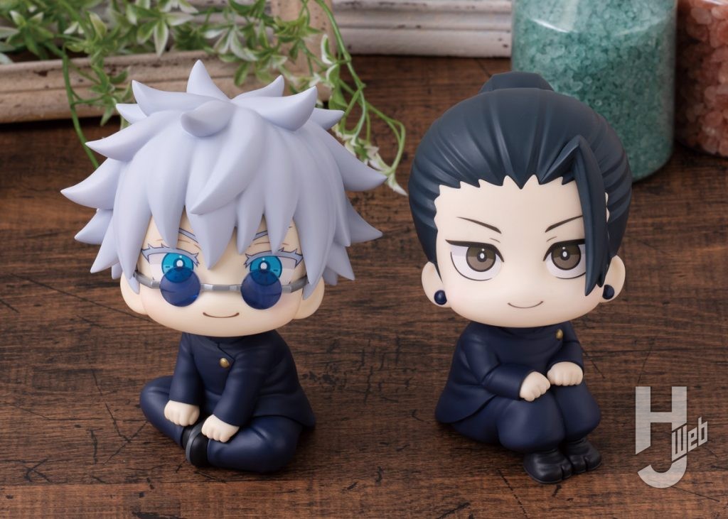 高専バージョンの五条悟と夏油傑のデフォルメフィギュアの画像
