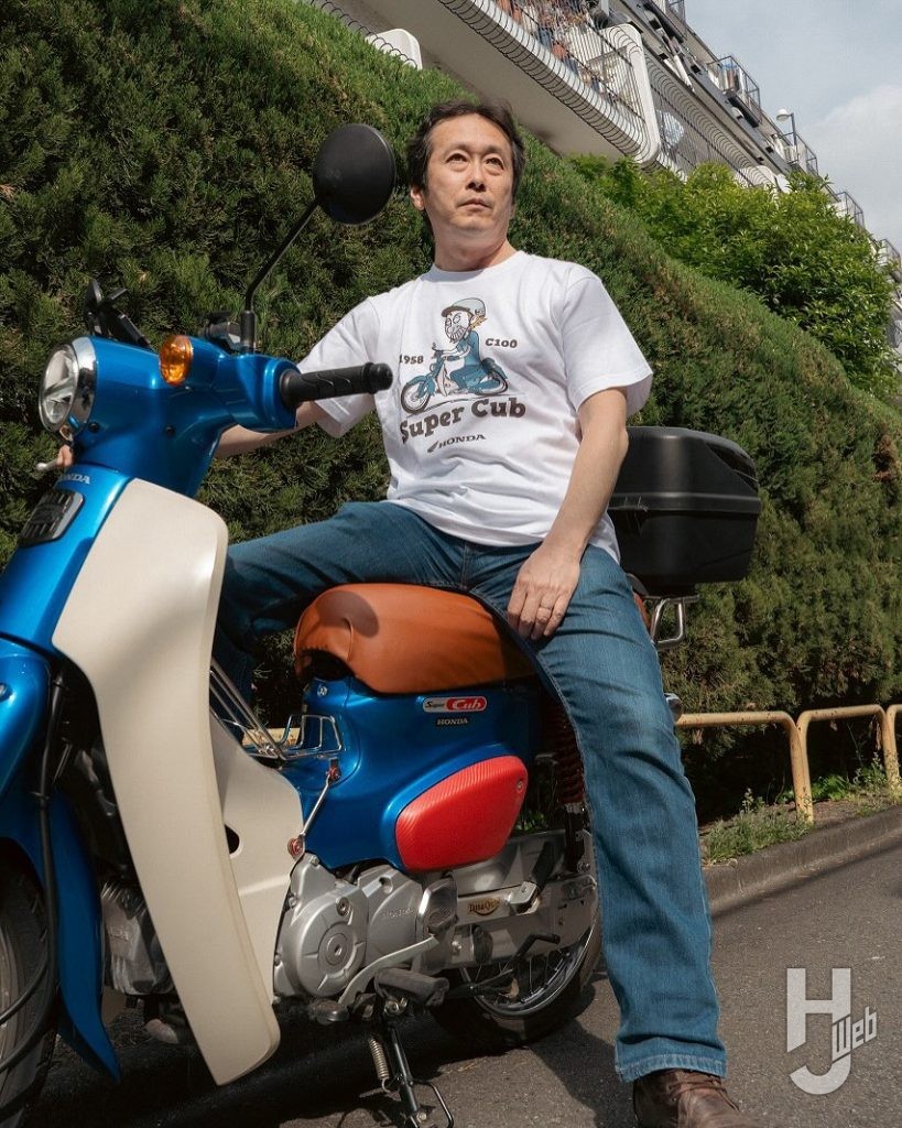 スーパーカブのTシャツの着用画像その2