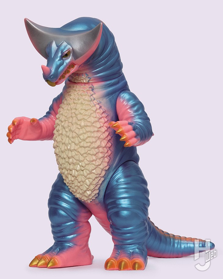 ピンクカラーゴモラのソフビフィギュアの画像