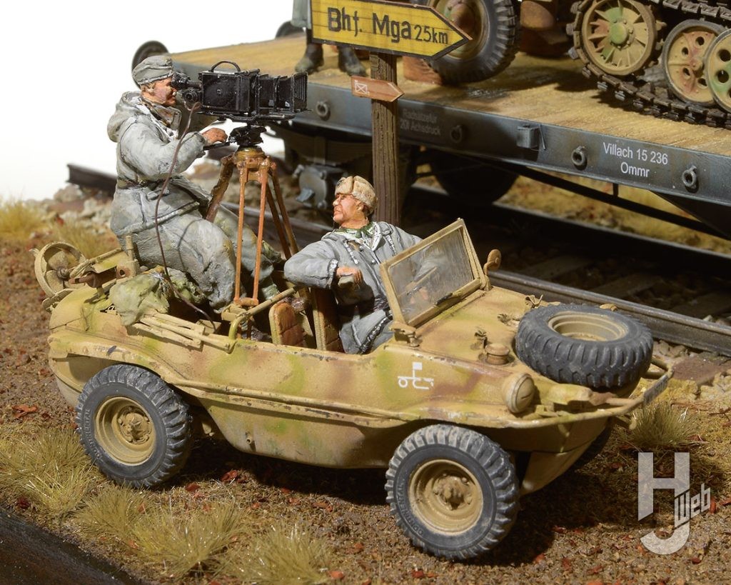 PK部隊のシュビムワーゲンはタミヤ製キットに3Dパーツの幅広タイヤを装備。ムービーカメラ（アスカニアZ）は茂木屋の3Dパーツ製でこちらも非常に精密な仕上がり